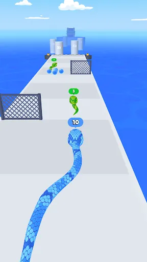Gameplay screenshot 1 from Snake Run Race・3D Running Game - Arcade game